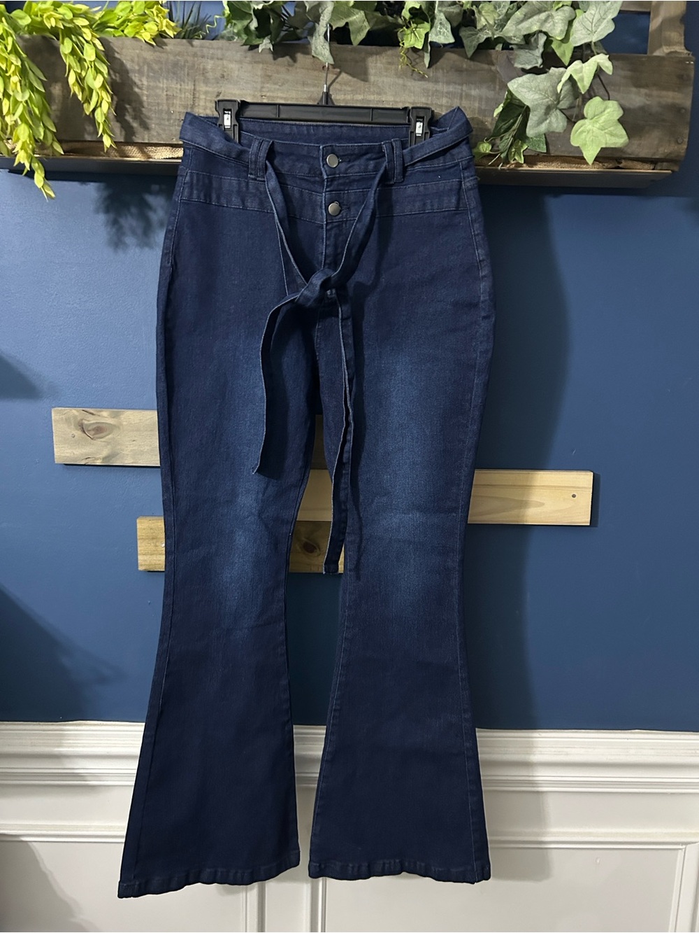 Women’s High-Rise Dark Blue Tie-Belt Flare Jeans Large NWT